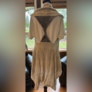 Very Rare Sparrow beautiful sleeveless cardigan